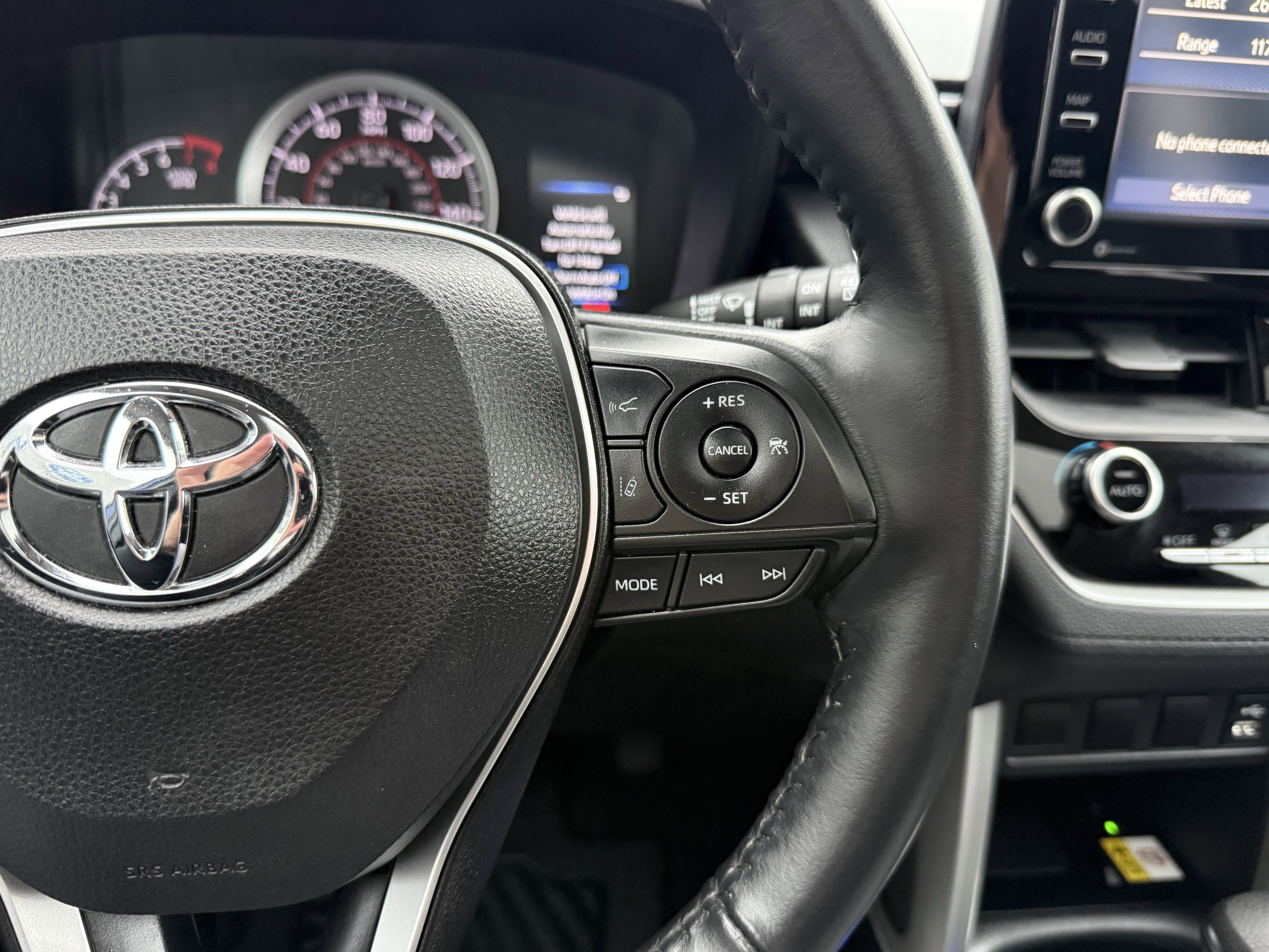 Used 2022 Toyota Corolla Cross LE w/ Moonroof Package image 15