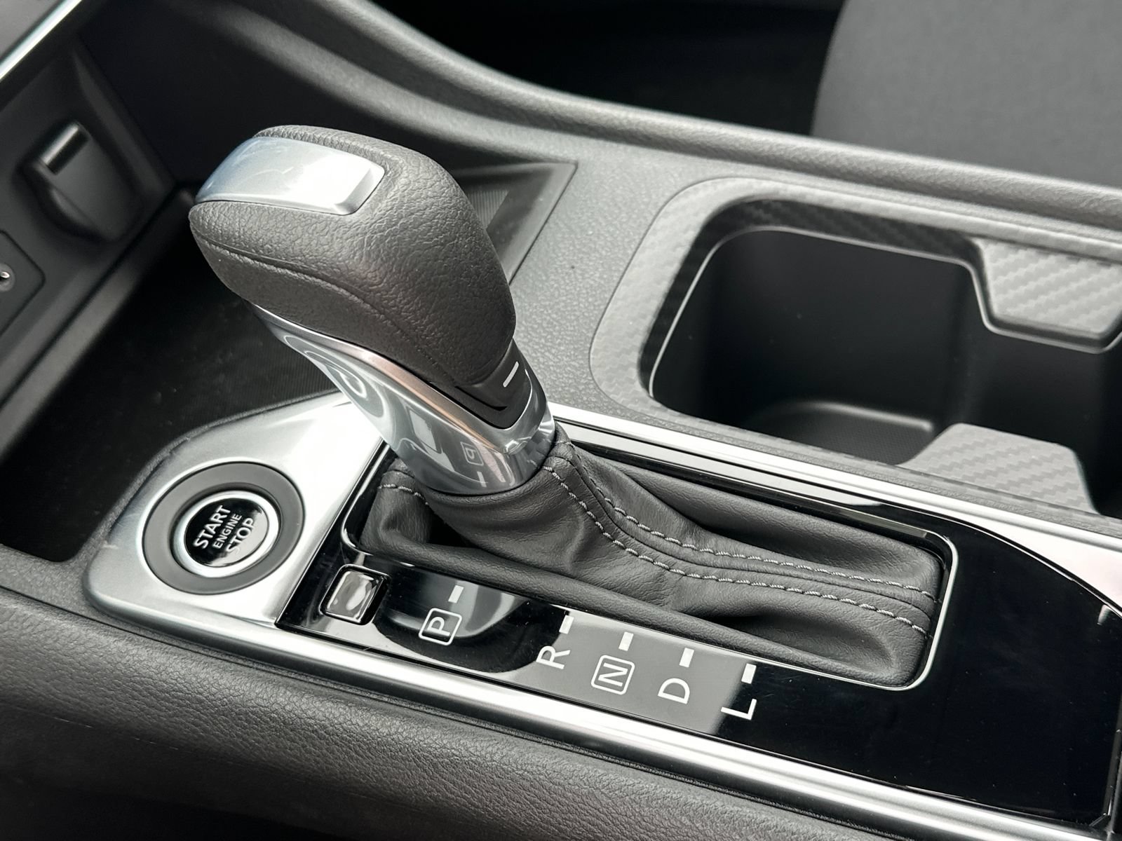 New 2025 Nissan Sentra SV w/ All-Weather Package FWD image 32