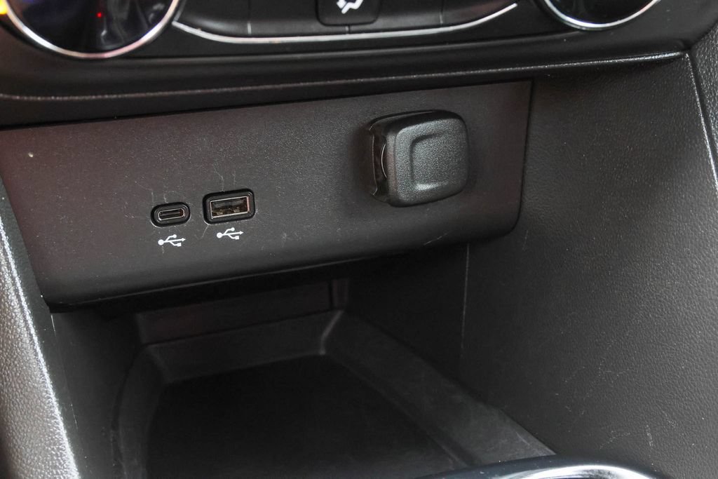 Used 2025 Buick Encore GX Preferred AWD/4WD image 21