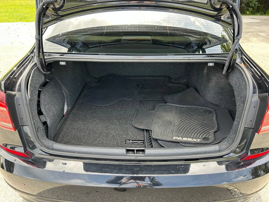 Used 2018 Volkswagen Passat 3.6 FWD image 50