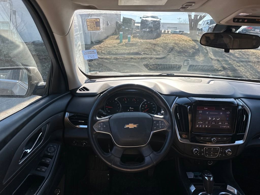Used 2020 Chevrolet Traverse LT image 17