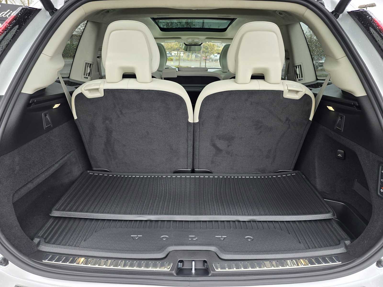 New 2026 Volvo XC90 T8 Ultra w/ Lounge Package image 14
