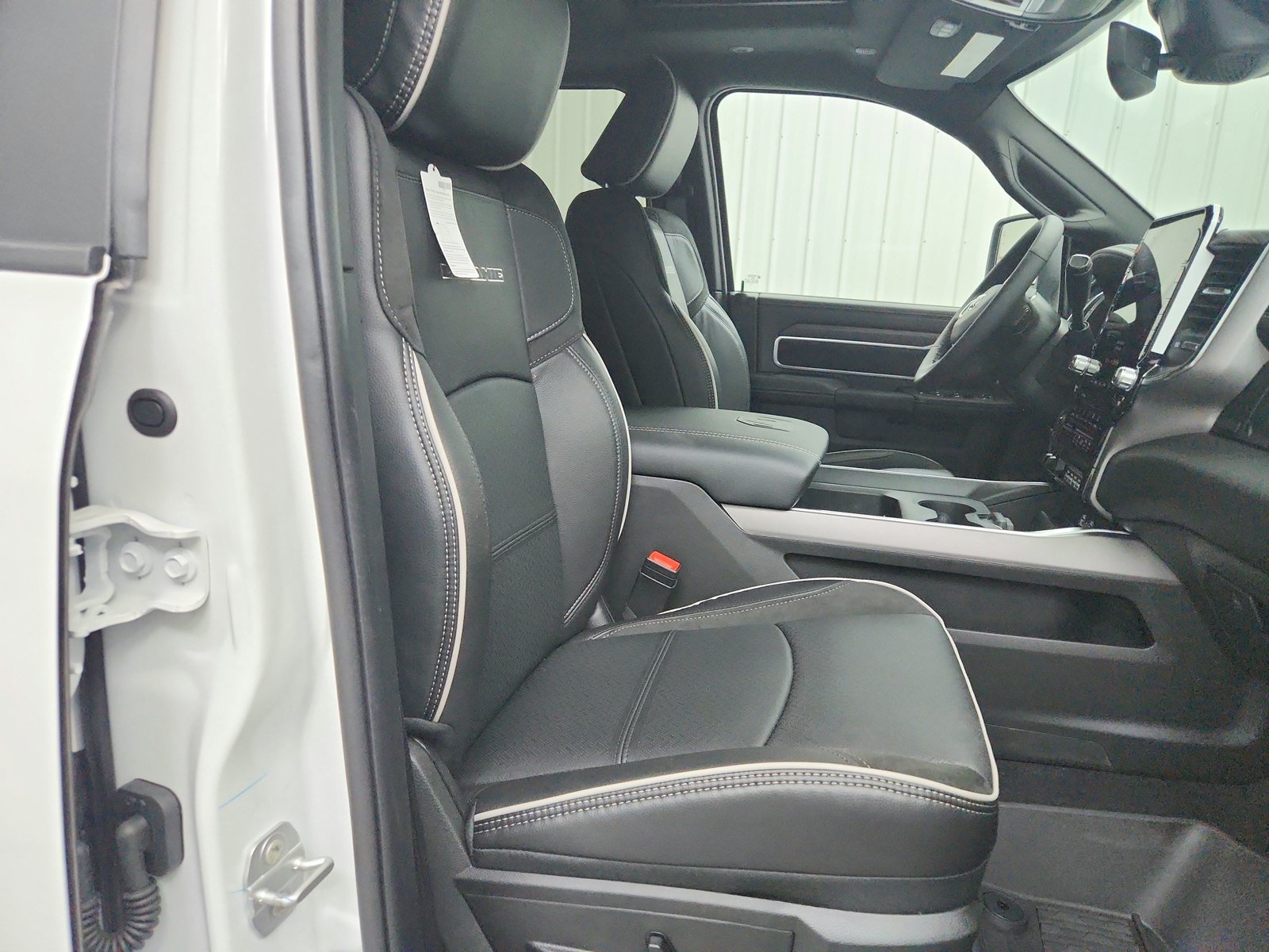 New 2026 RAM 3500 Laramie AWD/4WD image 41