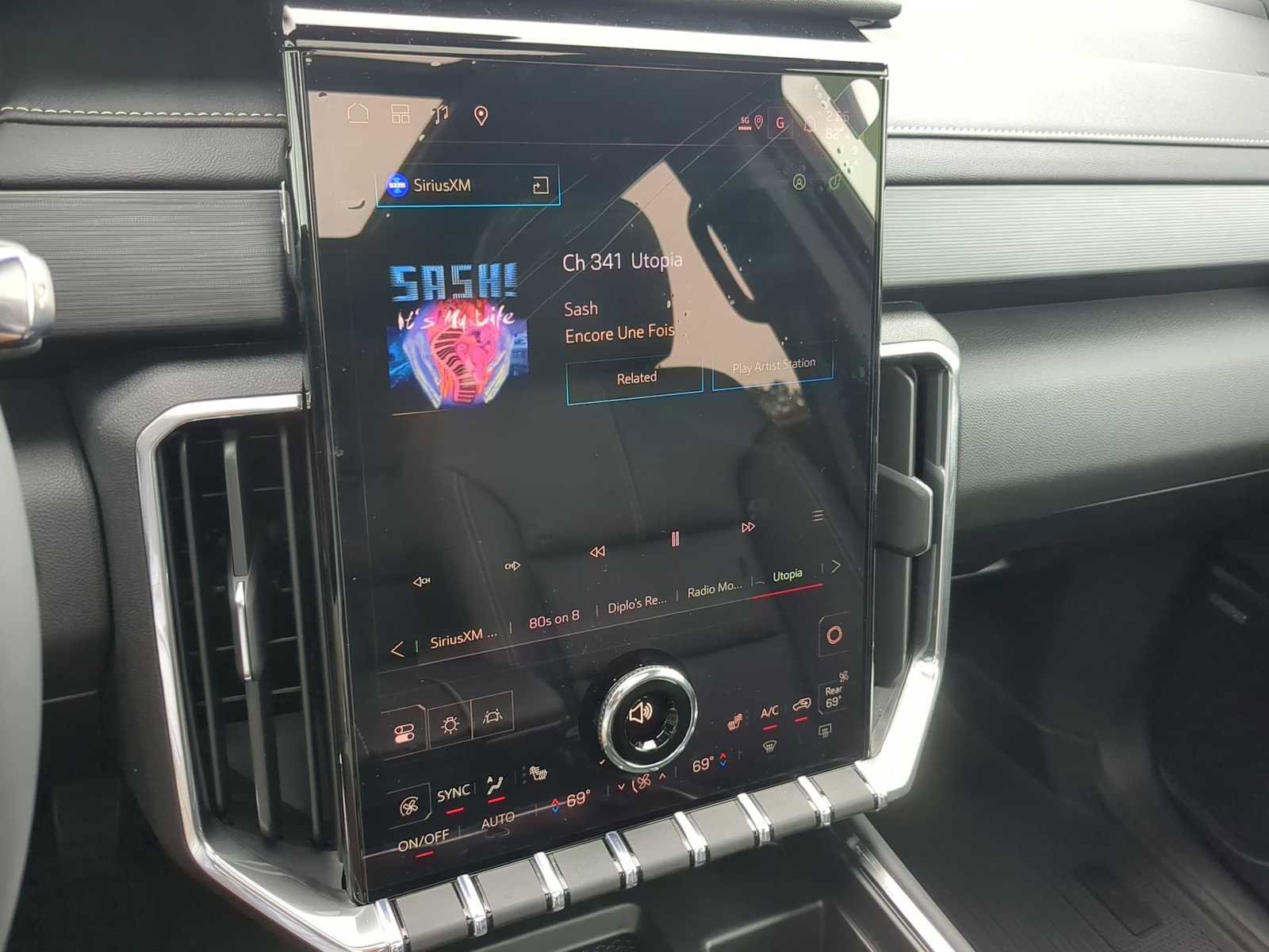 New 2025 GMC Acadia Elevation w/ Elevation Premium Package image 19
