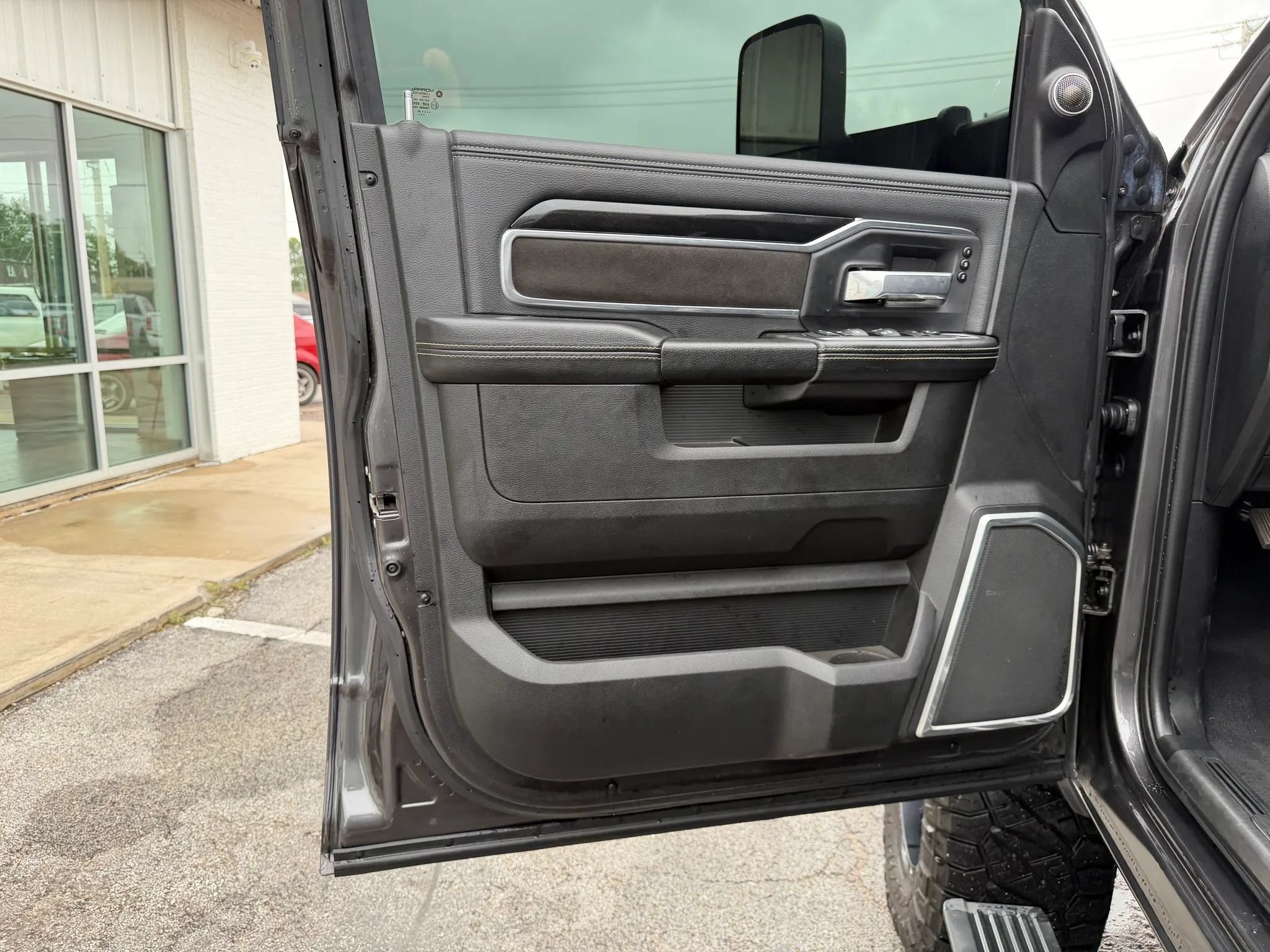 Used 2022 RAM 2500 Laramie AWD/4WD image 22