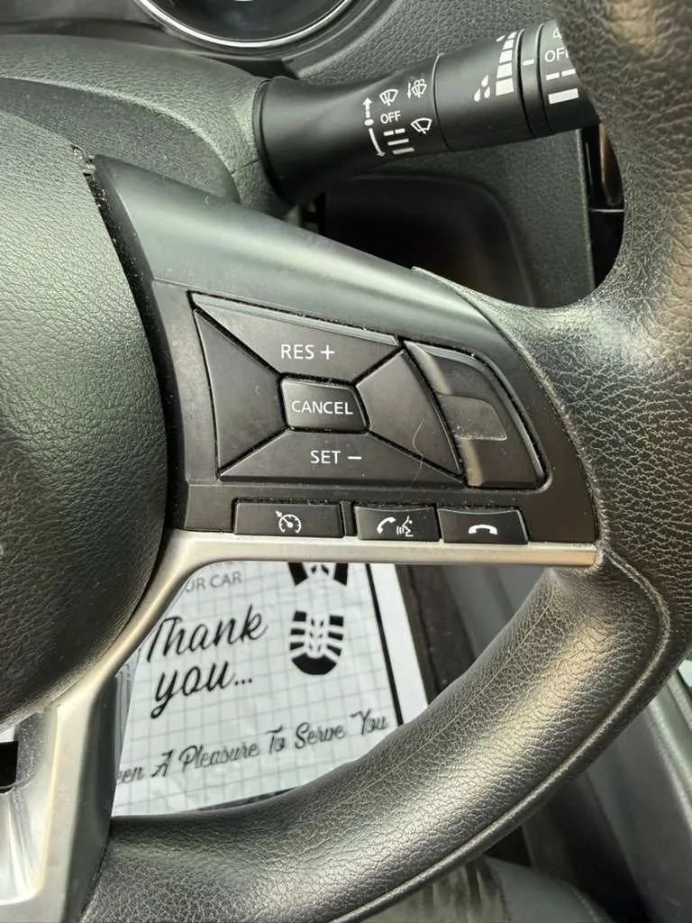 Used 2017 Nissan Rogue S FWD image 17