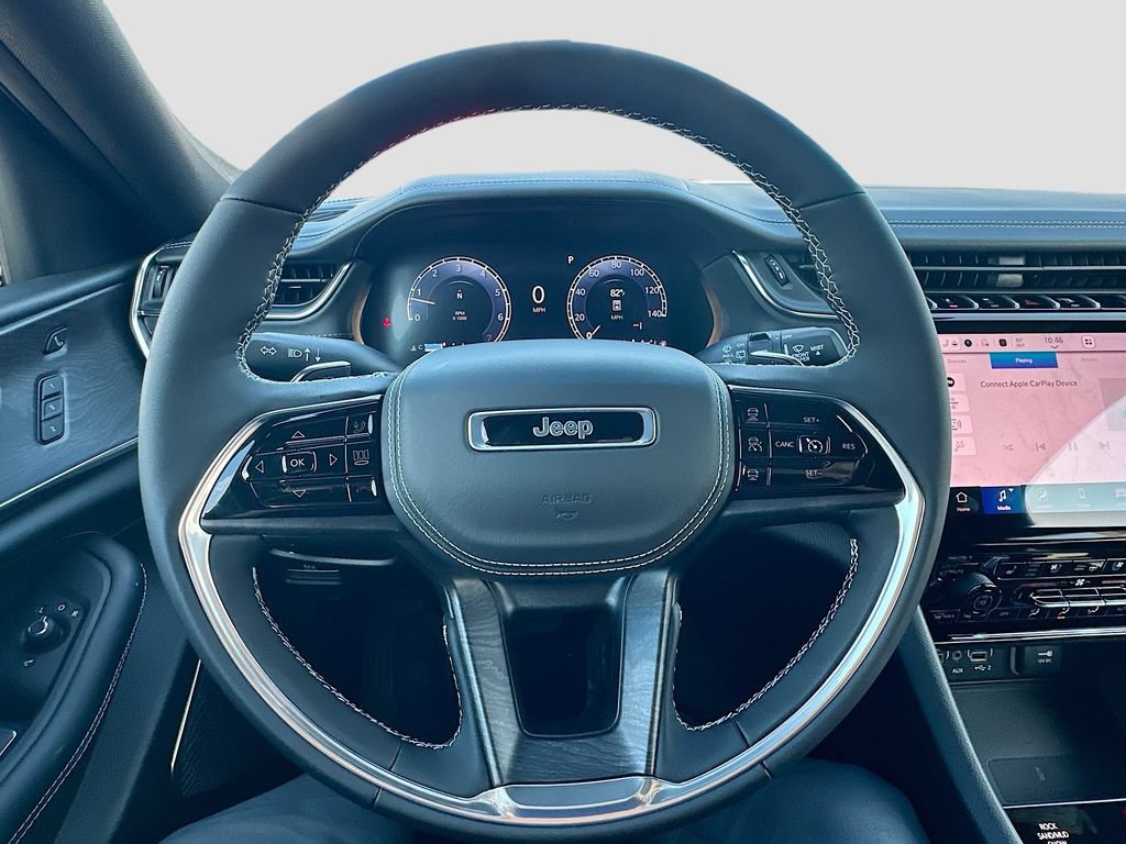 New 2025 Jeep Grand Cherokee Overland w/ Luxury Tech Group IV AWD/4WD image 12