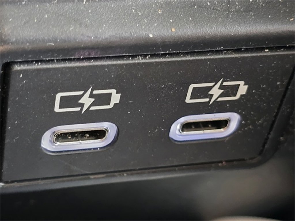 Used 2023 Toyota RAV4 LE image 28