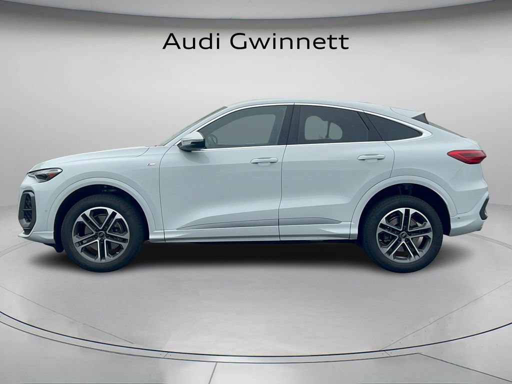 Certified 2025 Audi Q5 Premium image 3