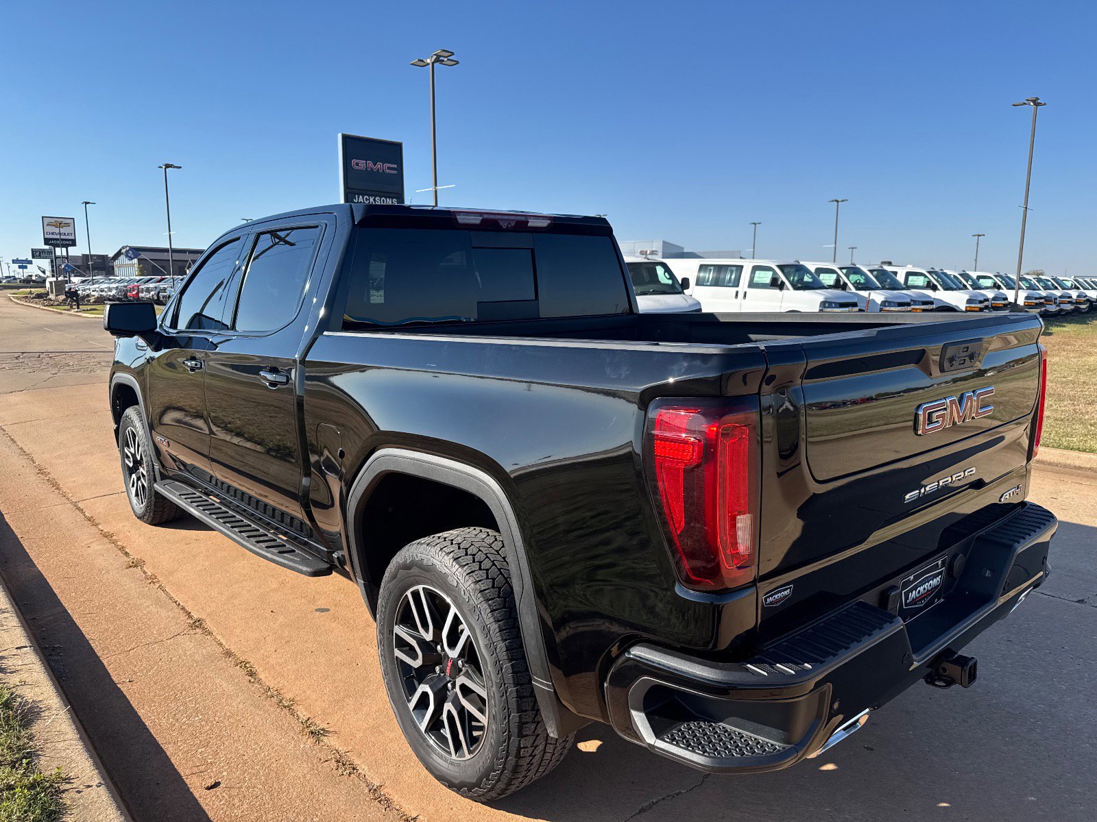 Used 2022 GMC Sierra 1500 AT4 w/ AT4 Premium Package image 5