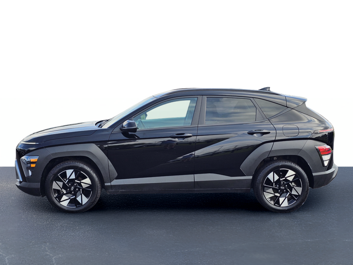 Used 2025 Hyundai Kona SEL FWD image 13