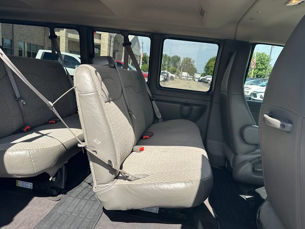 Used 2020 Chevrolet Express 3500 LT w/ LT Preferred Equipment Group RWD image 23