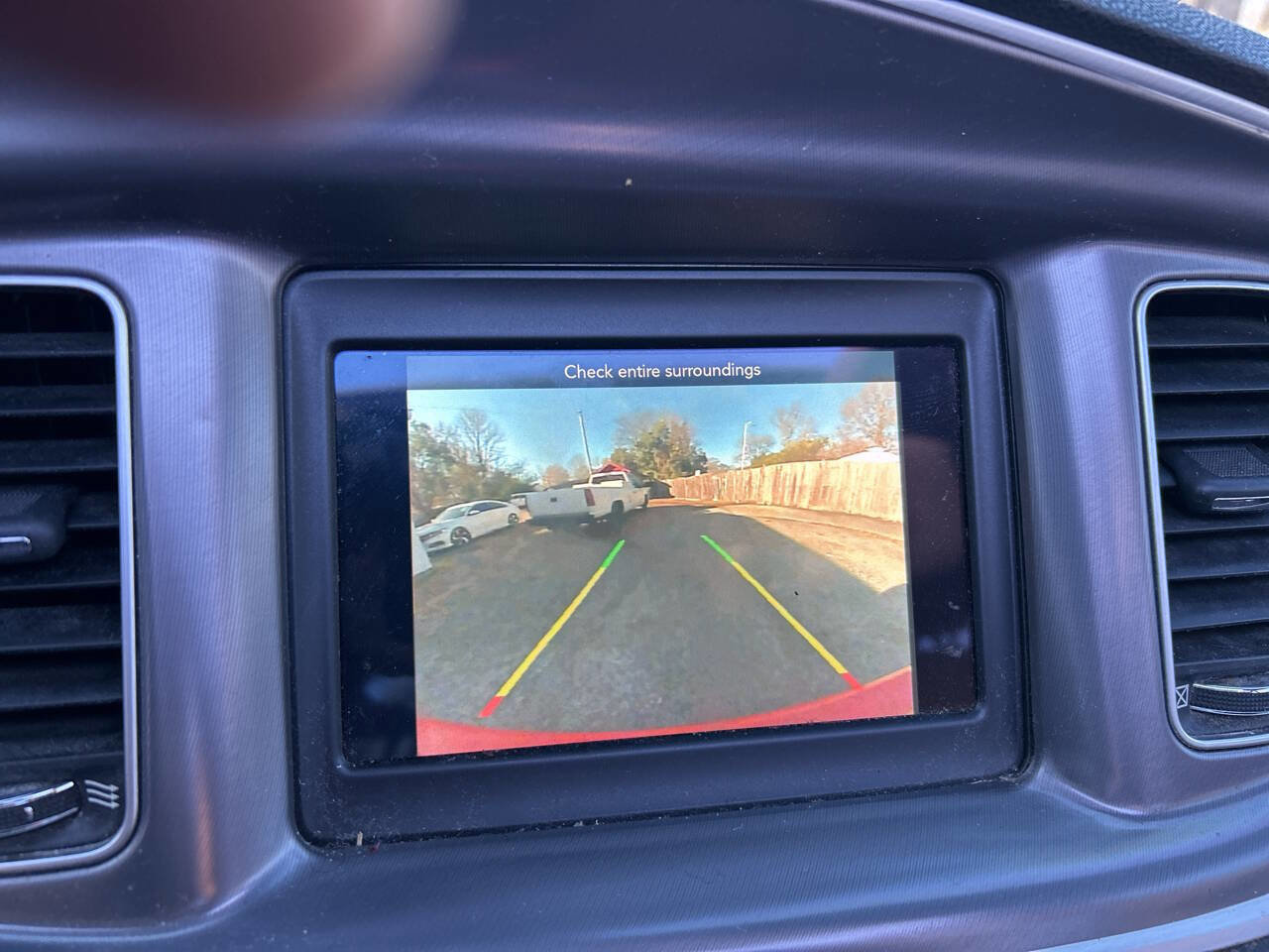 Used 2019 Dodge Charger SXT image 21