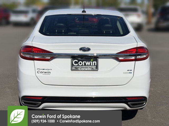 Used 2017 Ford Fusion SE AWD/4WD image 16