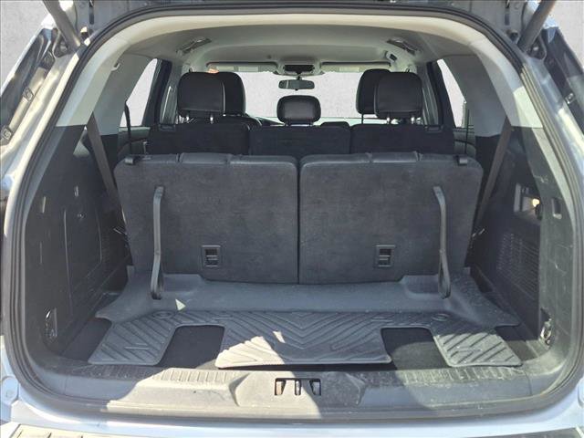 Used 2022 Ford Explorer XLT w/ Equipment Group 202A image 6