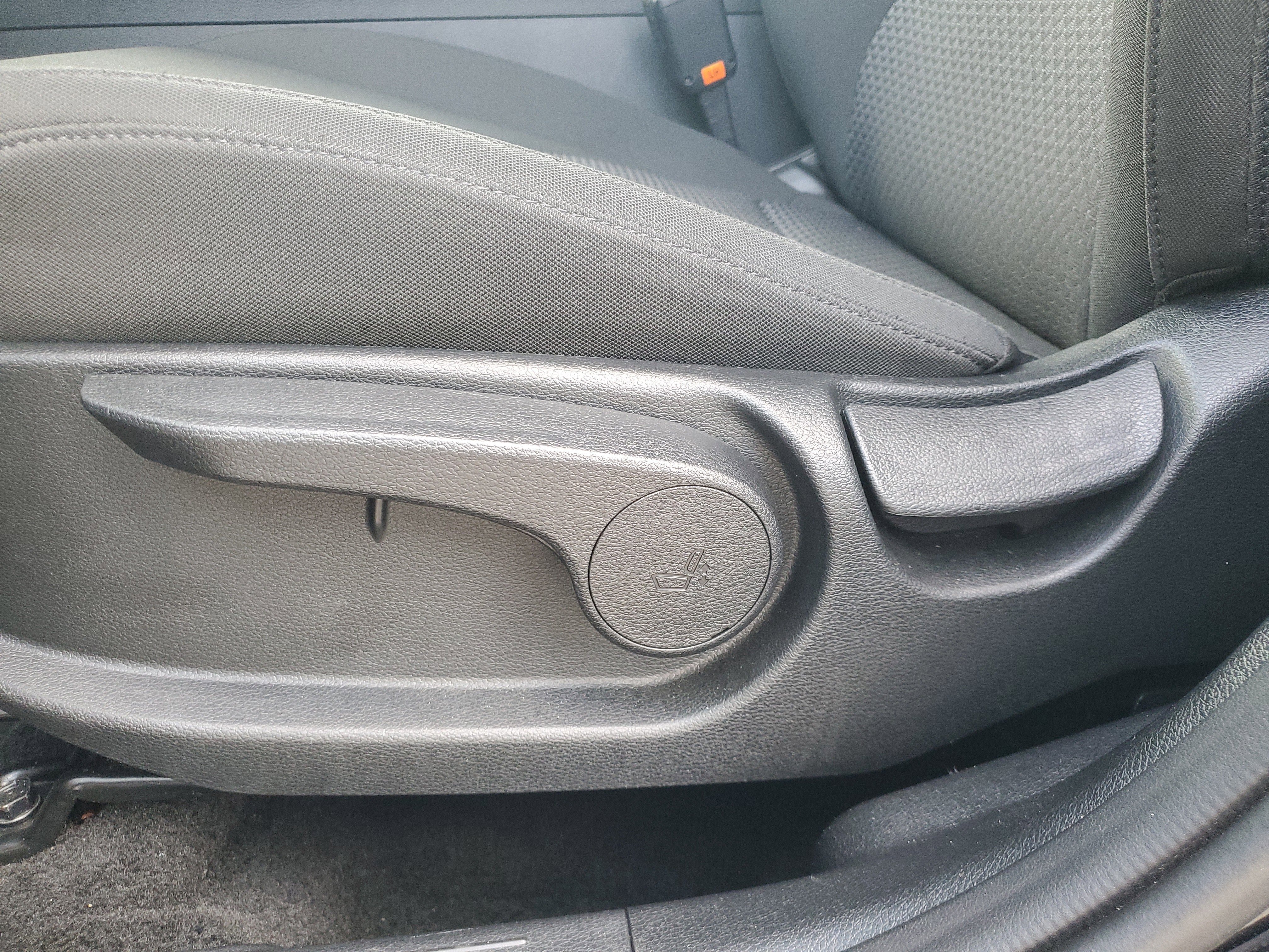 Used 2025 Kia Sportage LX image 14