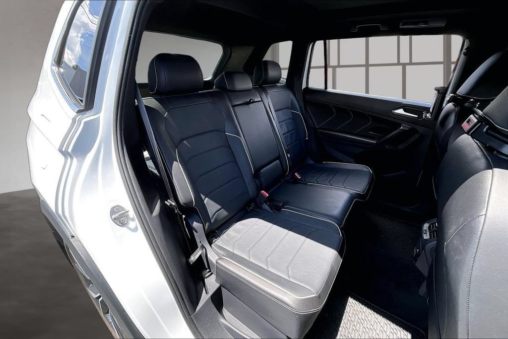 Used 2024 Volkswagen Tiguan SEL R-Line AWD/4WD image 27