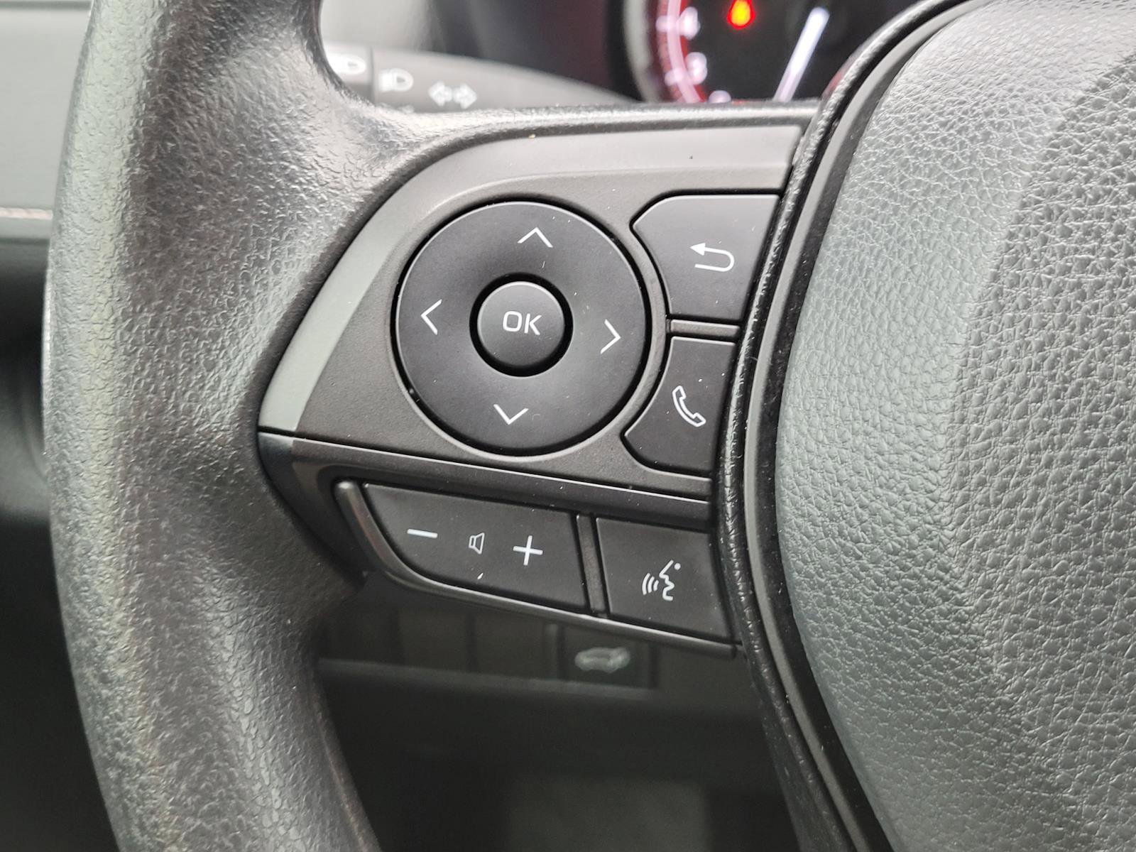 Used 2023 Toyota RAV4 XLE w/ Convenience Package image 9