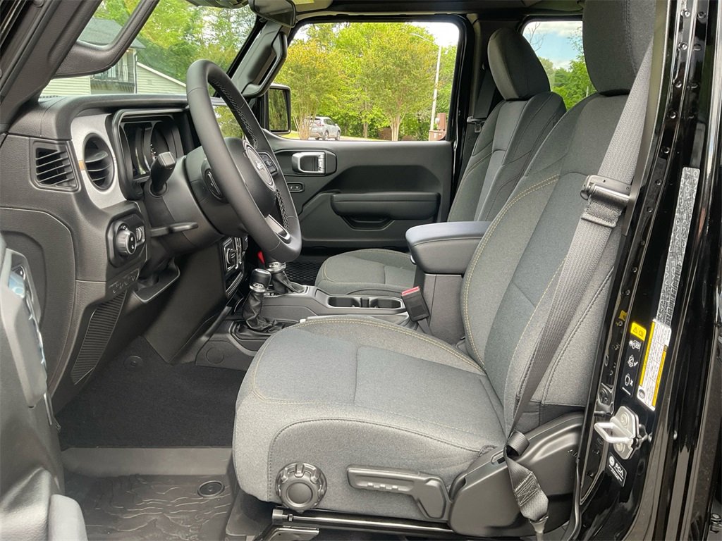 New 2025 Jeep Gladiator Sport image 30