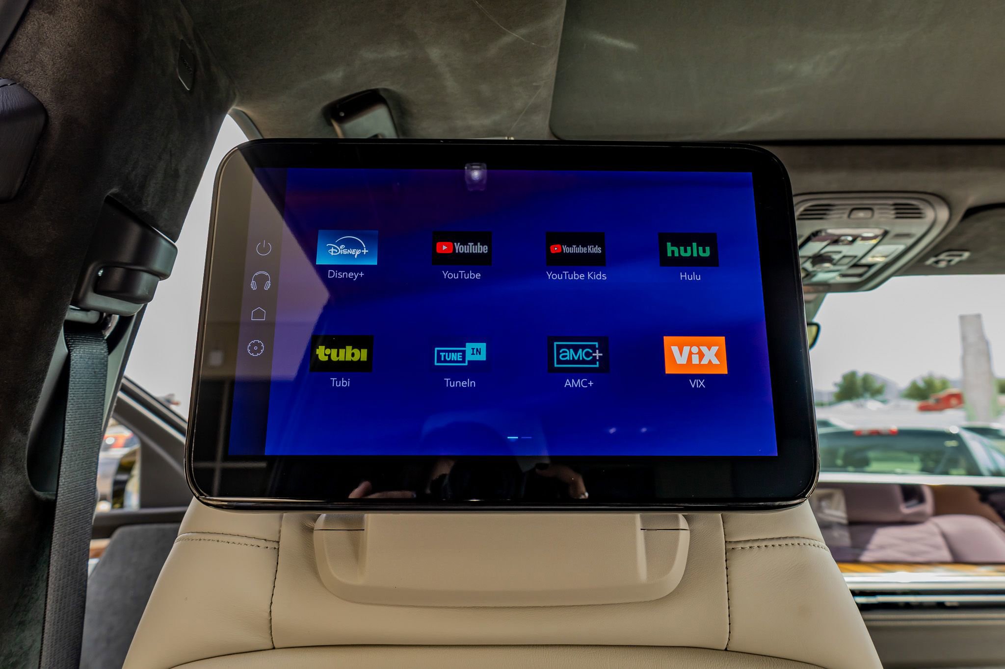 Used 2026 Cadillac Escalade Platinum Sport w/ LPO, ONYX Package image 36