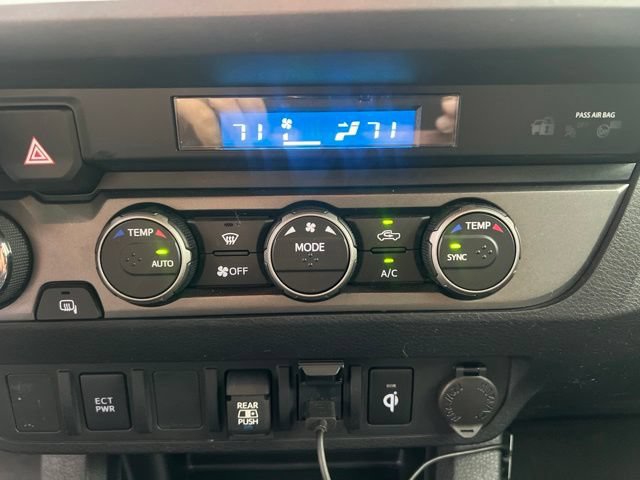 Used 2022 Toyota Tacoma TRD Off-Road AWD/4WD image 24