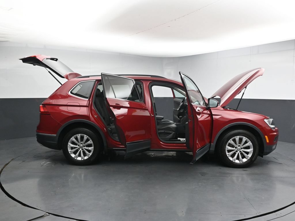 Used 2018 Volkswagen Tiguan SE AWD/4WD image 42
