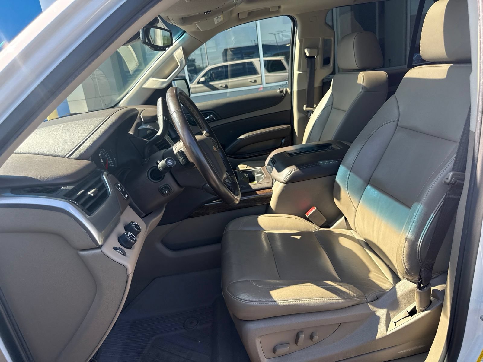Used 2019 Chevrolet Tahoe LT w/ Luxury Package AWD/4WD image 20
