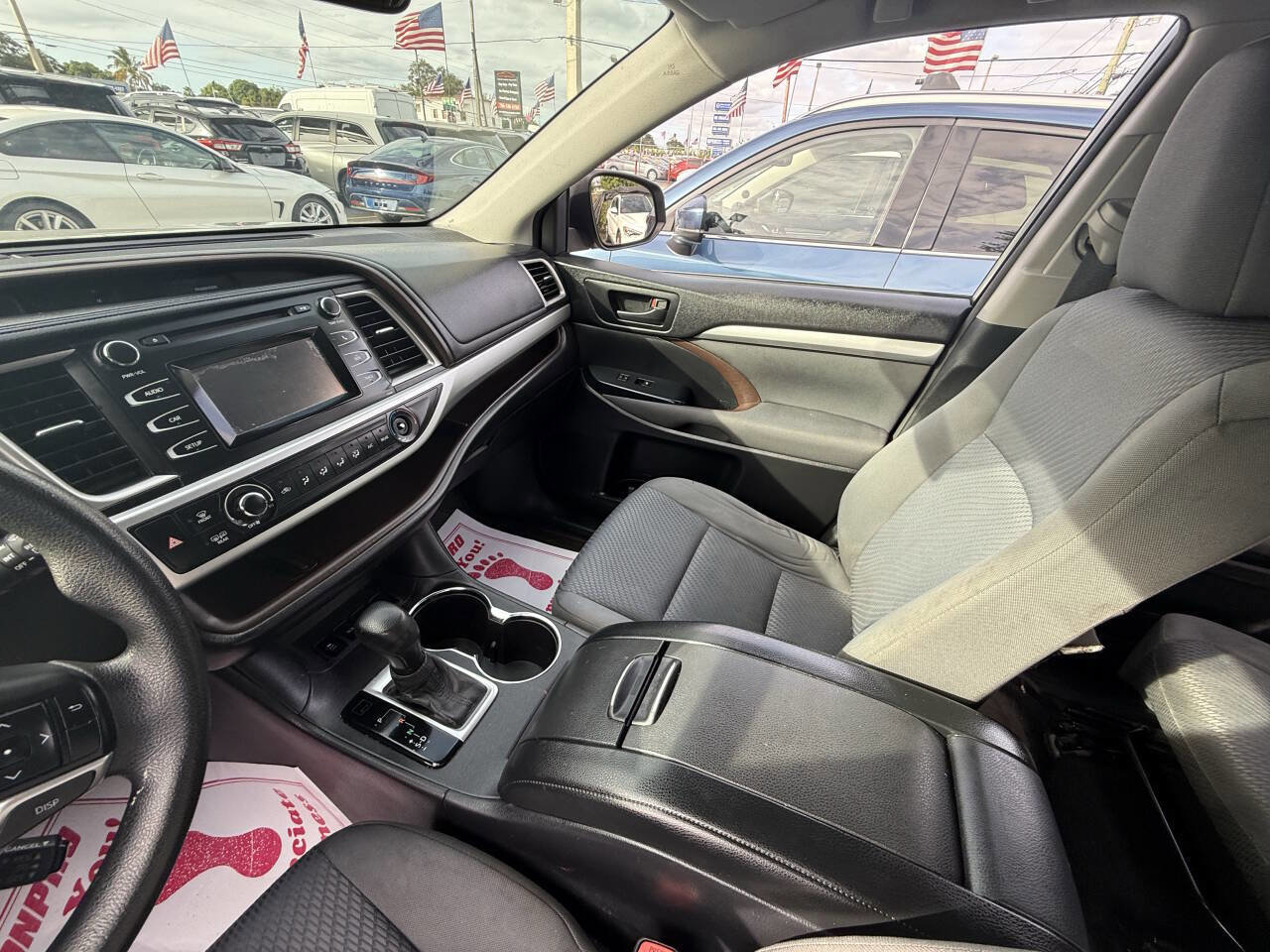 Used 2015 Toyota Highlander LE image 7