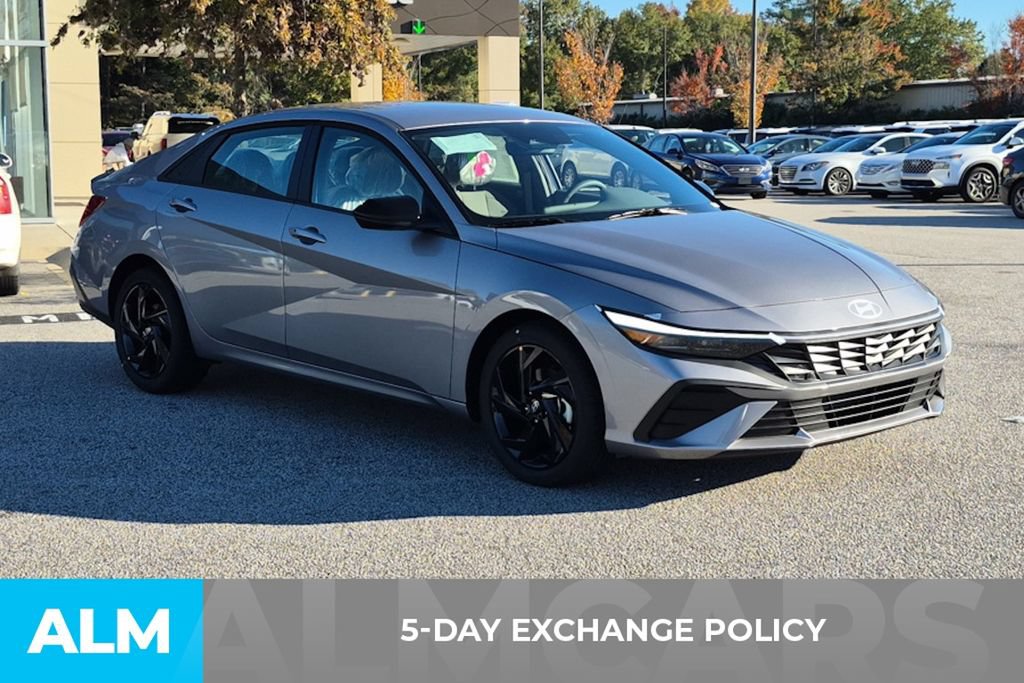 Certified 2026 Hyundai Elantra Sport FWD image 3