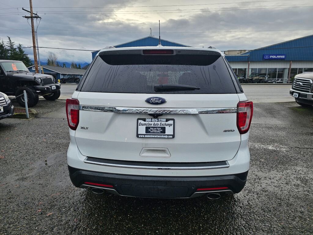 Used 2018 Ford Explorer XLT w/ Equipment Group 202A image 6