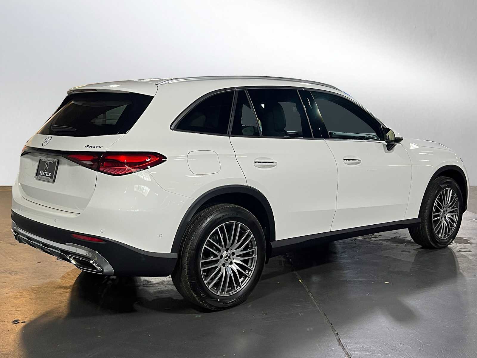 New 2025 Mercedes-Benz GLC 300 4MATIC image 3