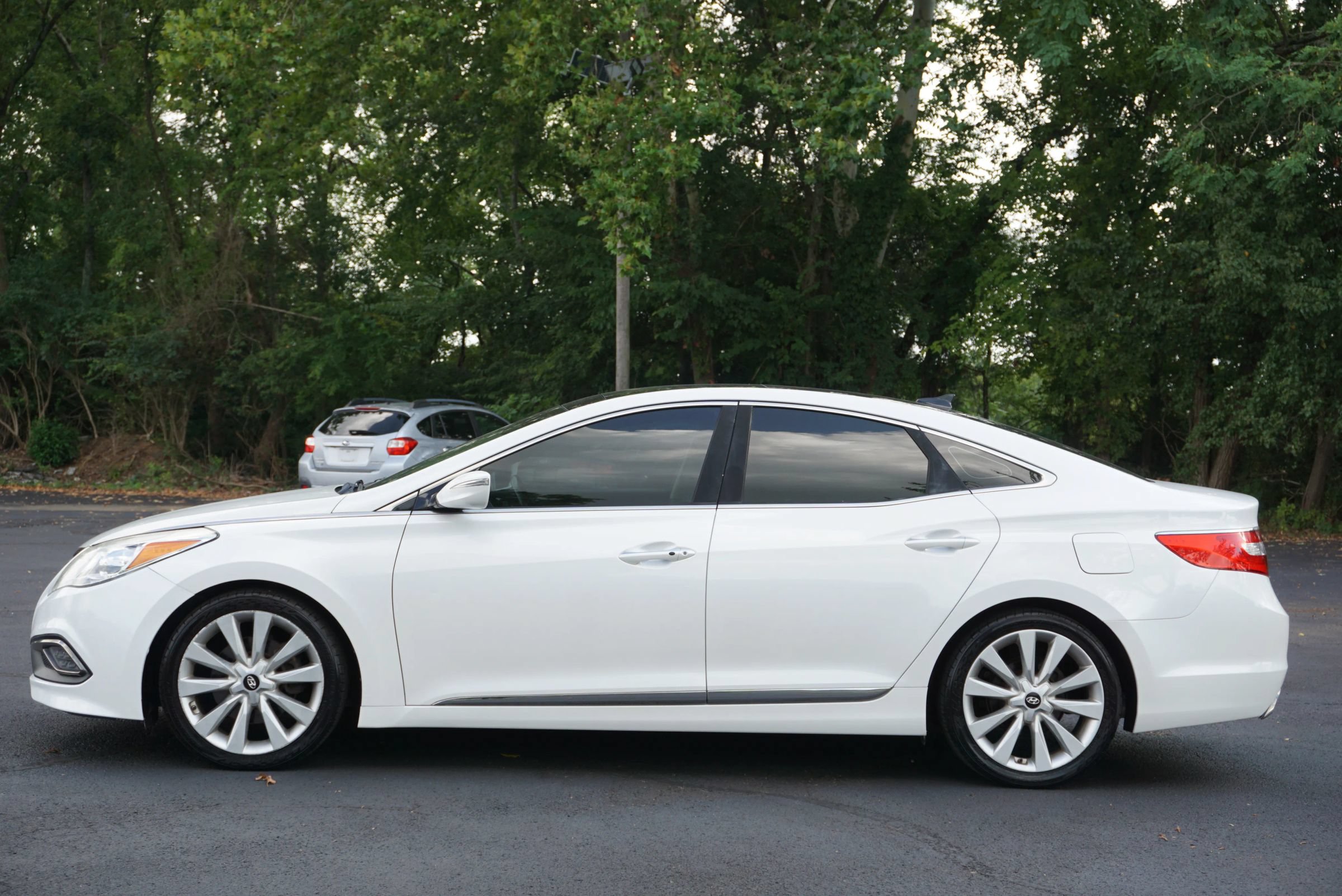 Used 2015 Hyundai Azera Limited FWD image 10
