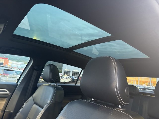 Used 2021 Volkswagen Atlas Cross Sport SEL image 35