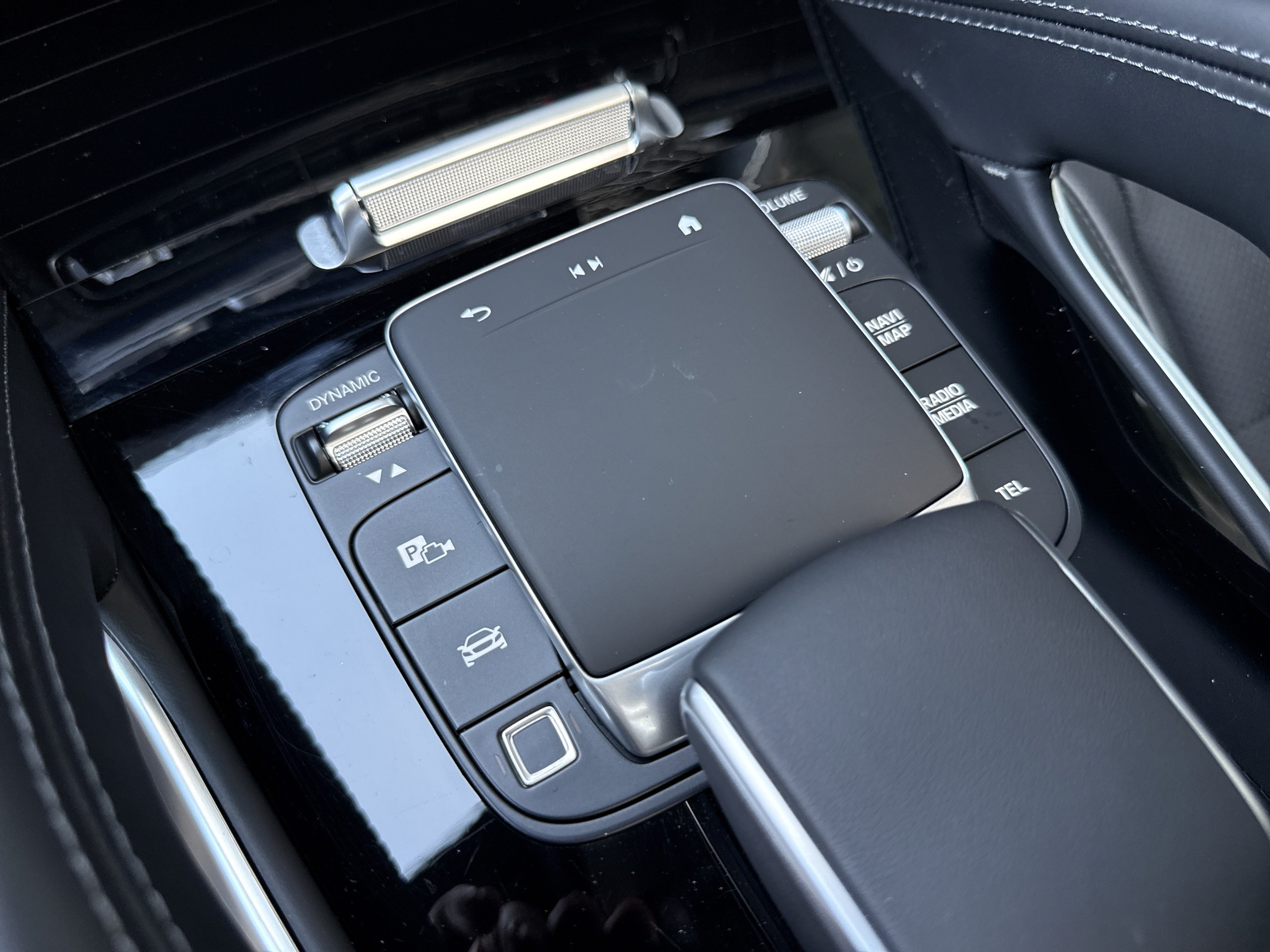 Certified 2025 Mercedes-Benz GLS 450 4MATIC image 47