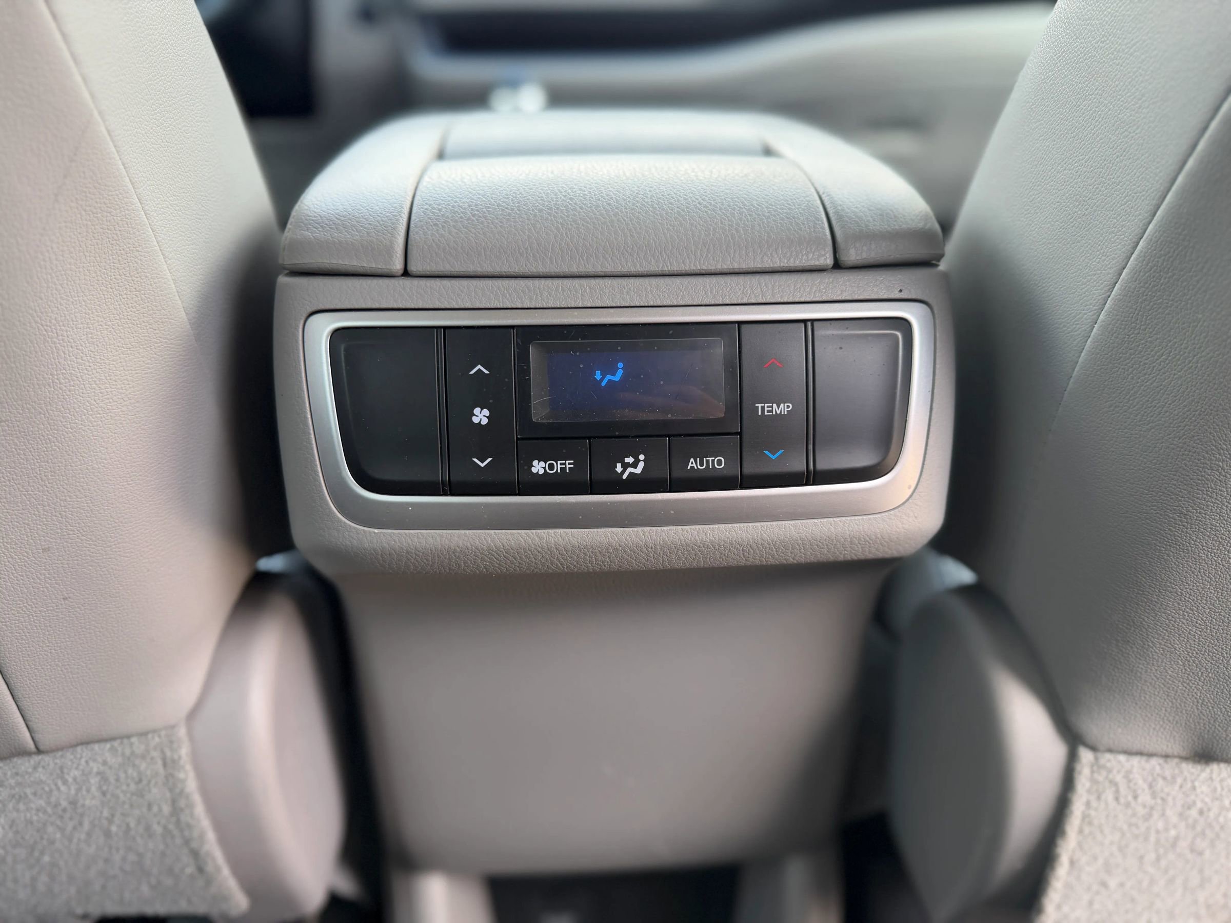 Used 2017 Toyota Highlander XLE image 36