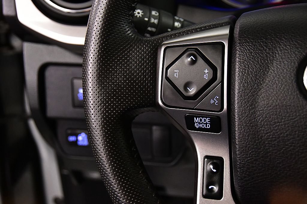 Used 2022 Toyota Tacoma SR5 AWD/4WD image 18