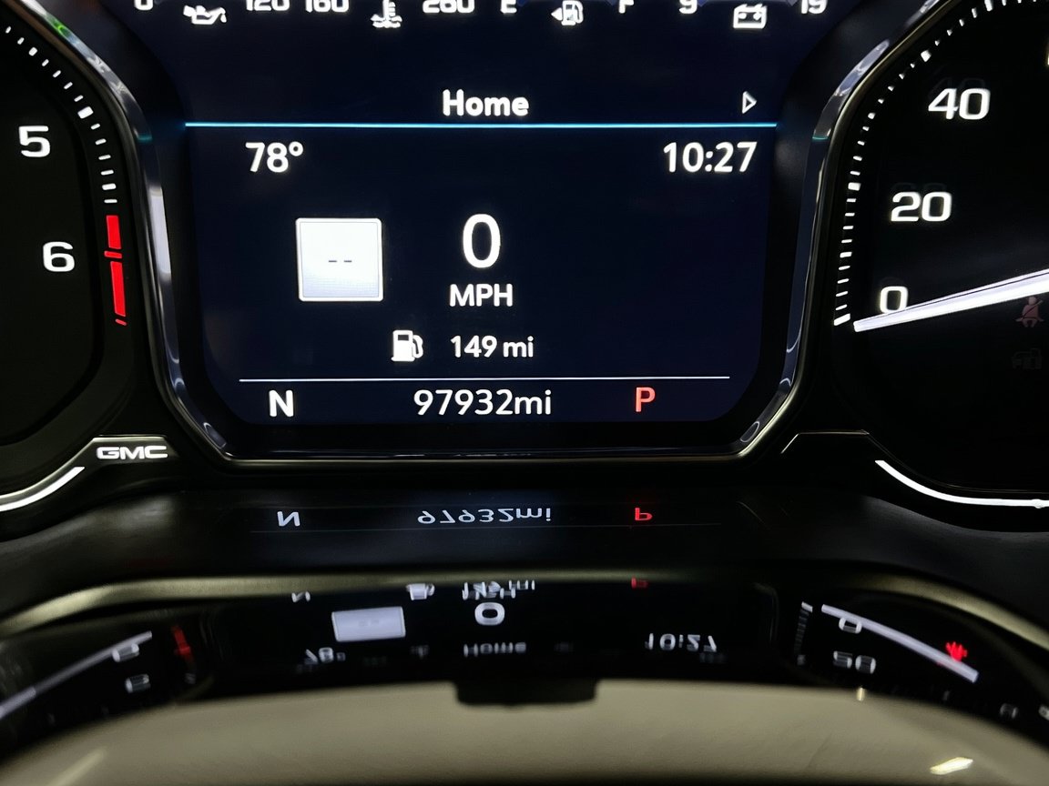 Used 2021 GMC Yukon Denali w/ Advanced Technology Package AWD/4WD image 8