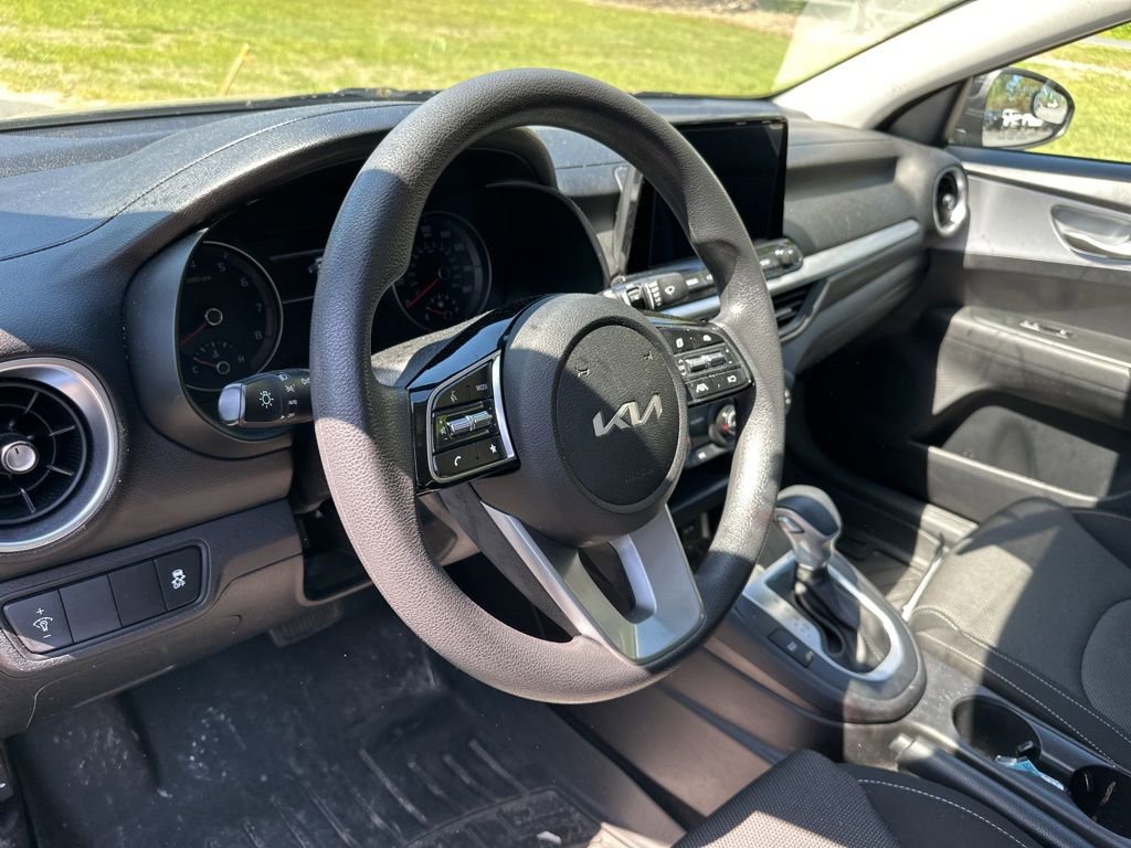 Used 2022 Kia Forte Sedan FWD image 9