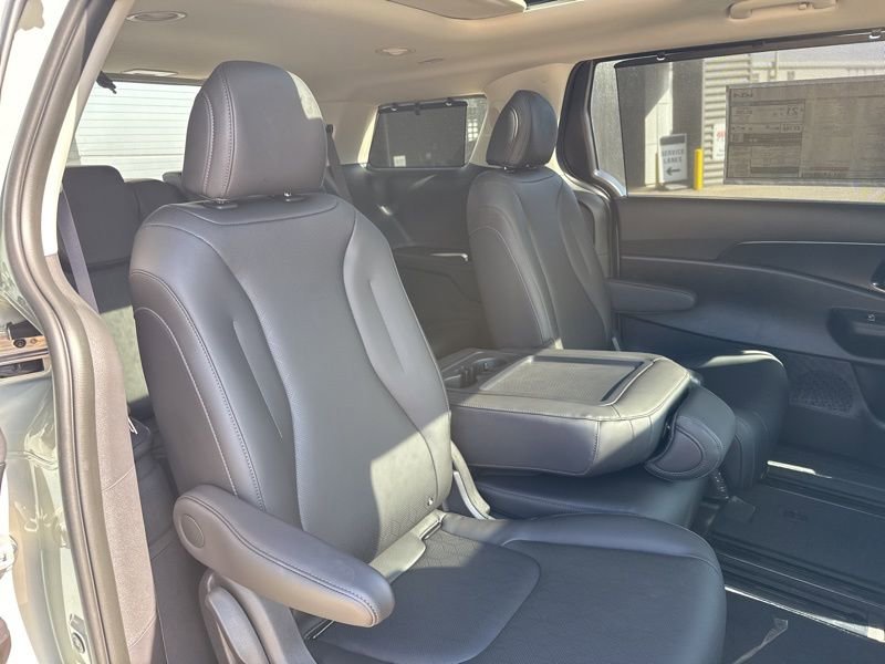 New 2026 Kia Carnival SX w/ SX Dark Edition Package FWD image 15