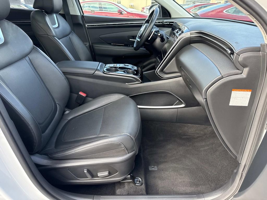 Used 2024 Hyundai Tucson Limited image 19
