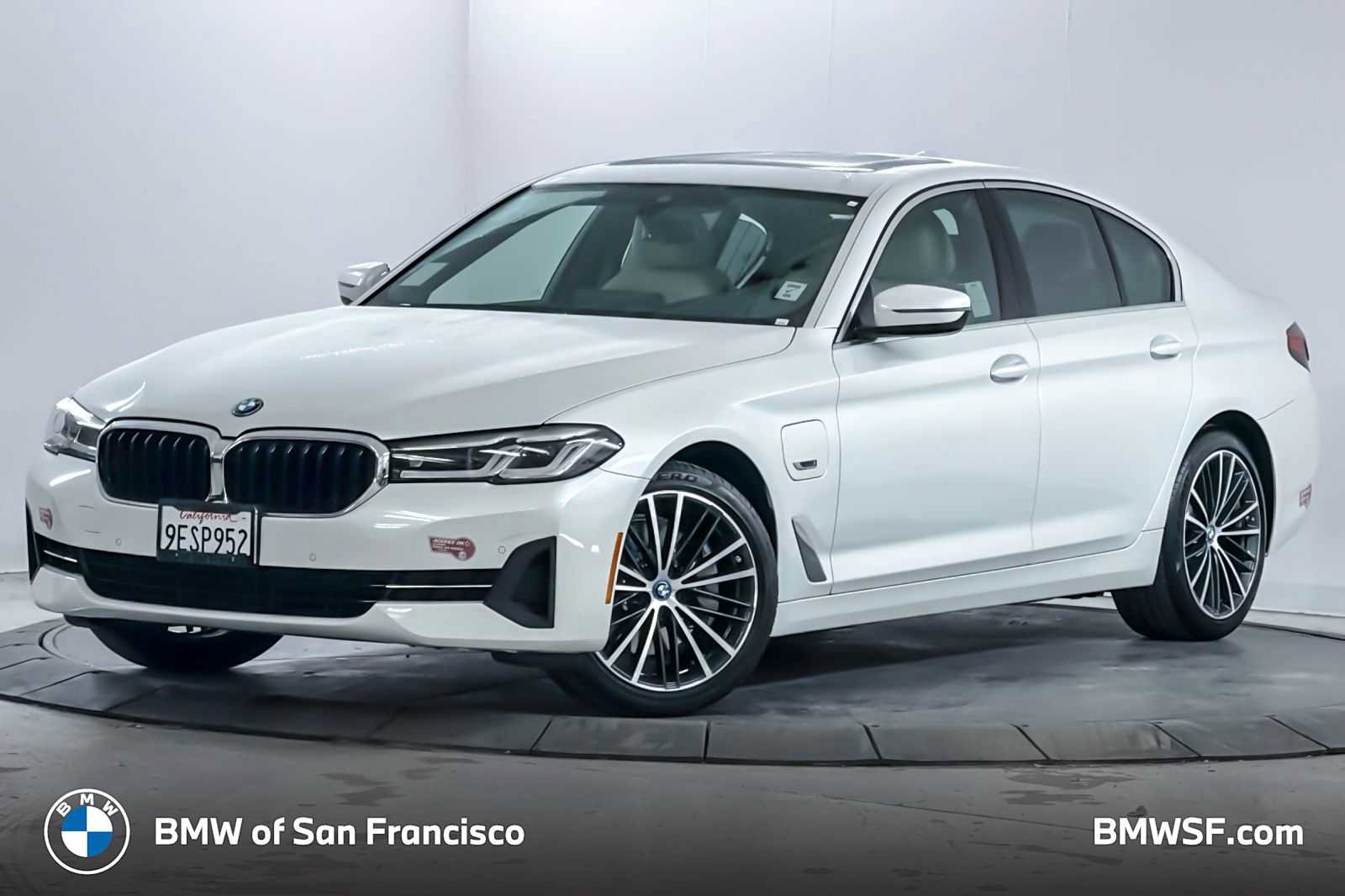 Used 2023 BMW 530e w/ Executive Package image 1