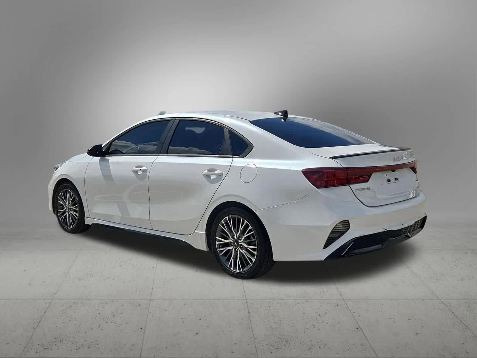 Used 2022 Kia Forte GT-Line w/ GT-Line Premium Package image 4