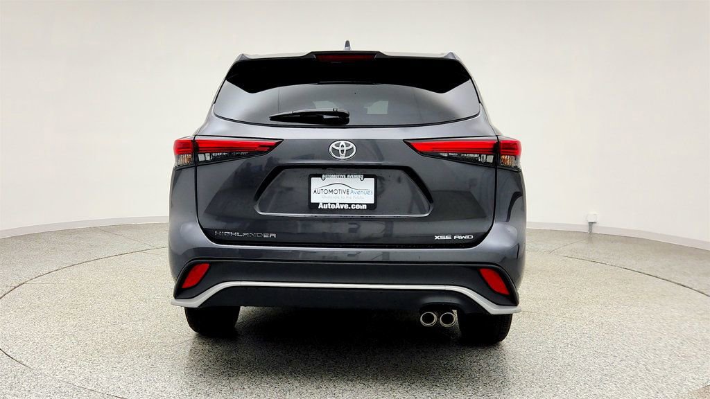 Used 2023 Toyota Highlander XSE image 6