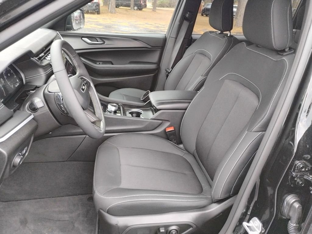 New 2025 Jeep Grand Cherokee L Laredo w/ Trailer Tow Package image 24