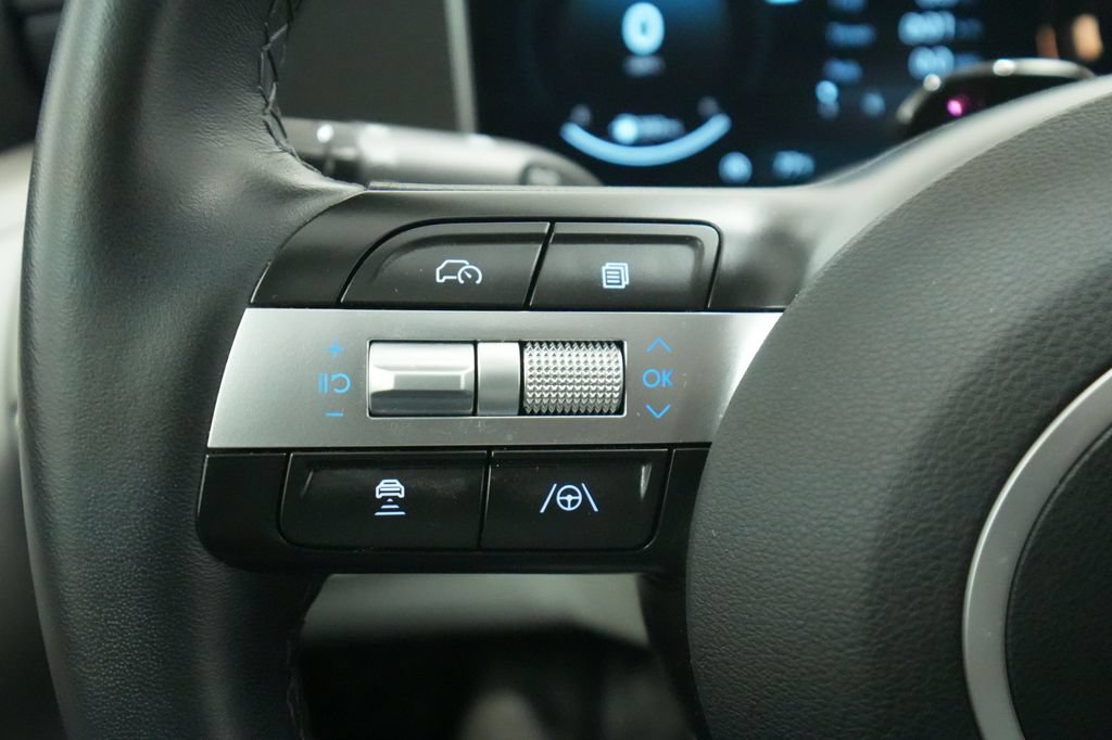 Used 2025 Hyundai Tucson SEL AWD/4WD image 38