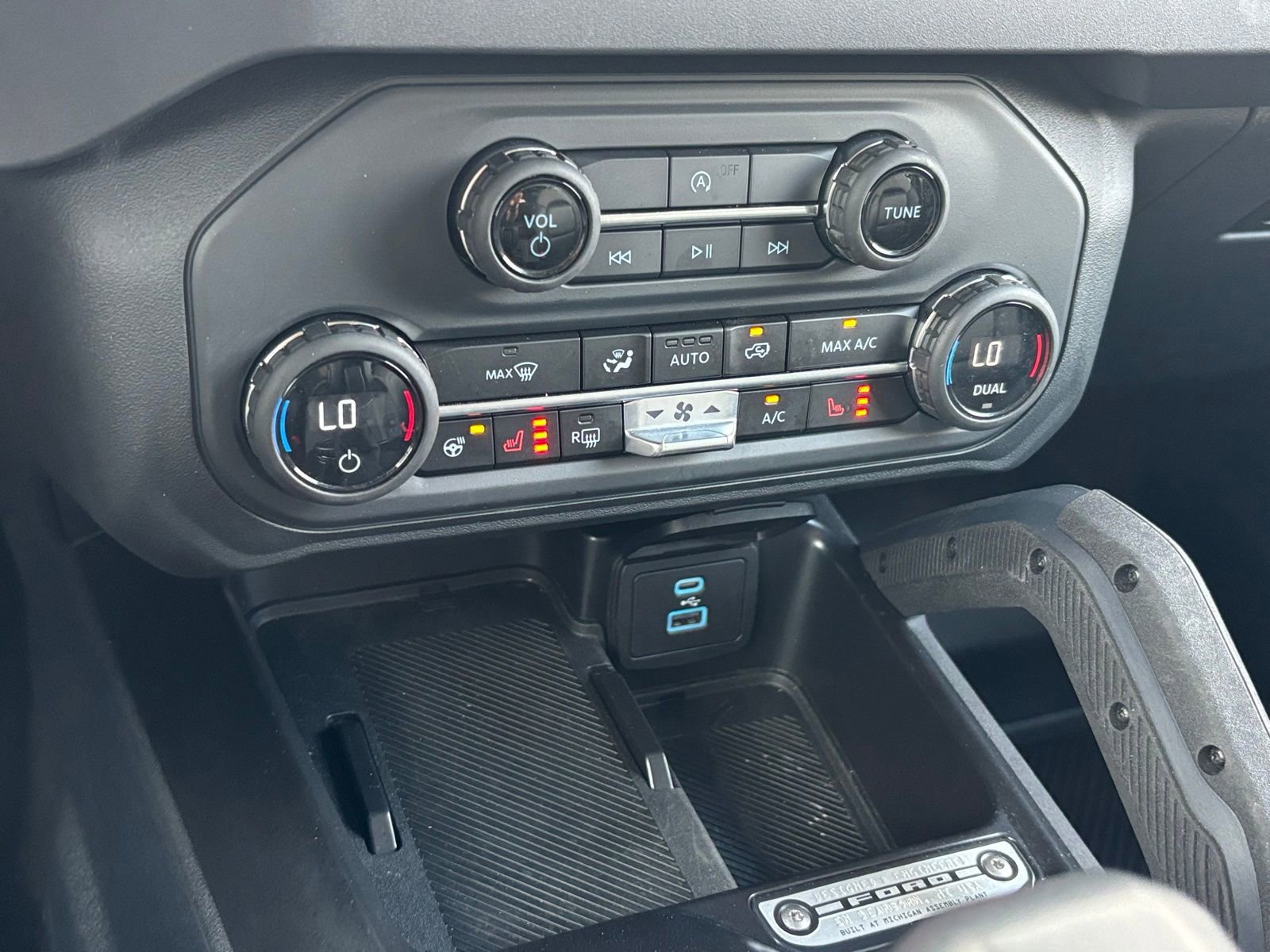 Used 2025 Ford Bronco Badlands image 20