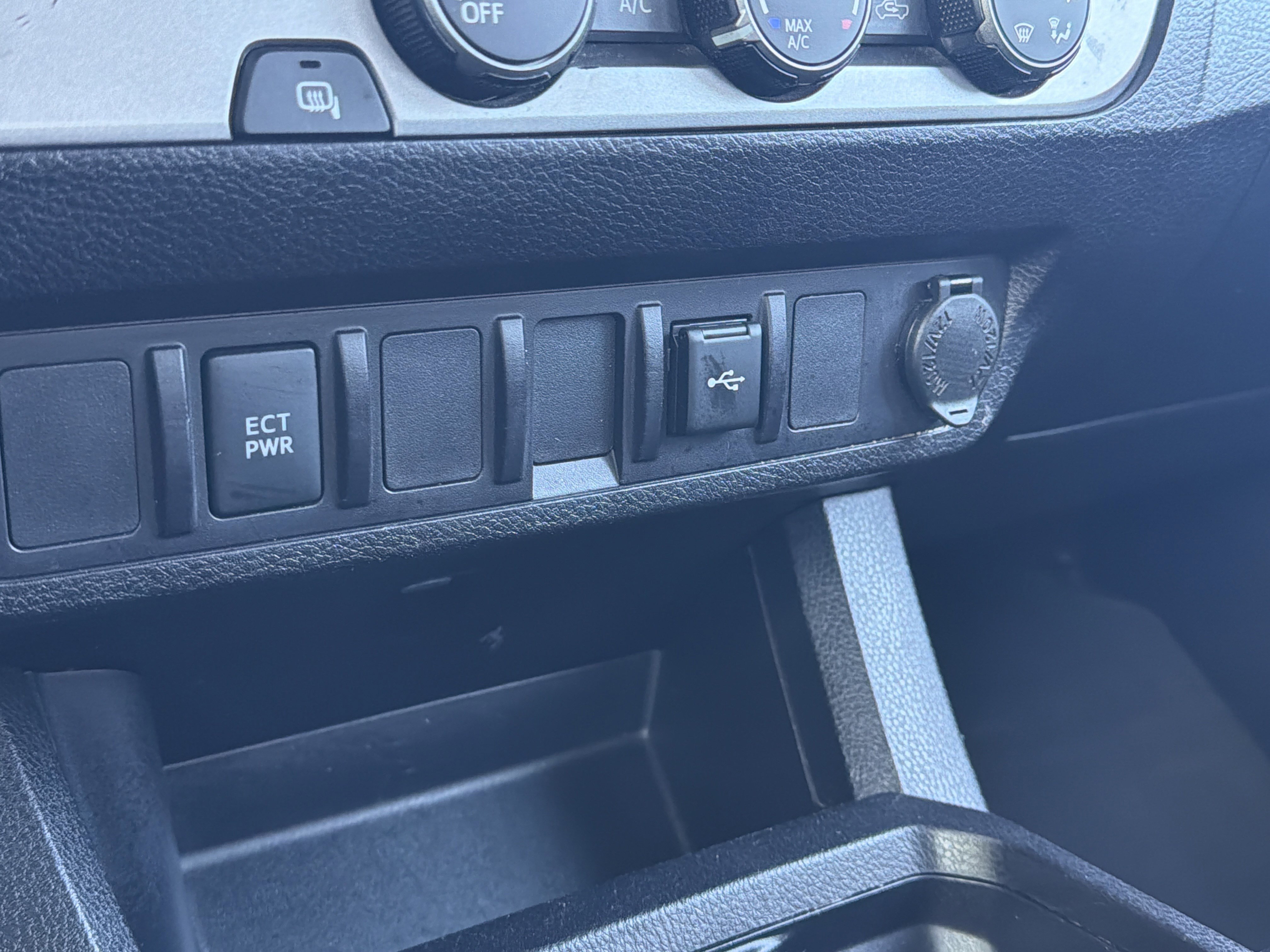 Used 2022 Toyota Tacoma SR5 image 25