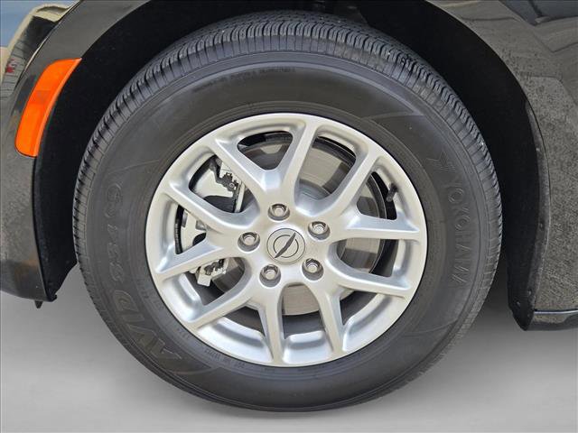 Used 2025 Chrysler Voyager LX image 22