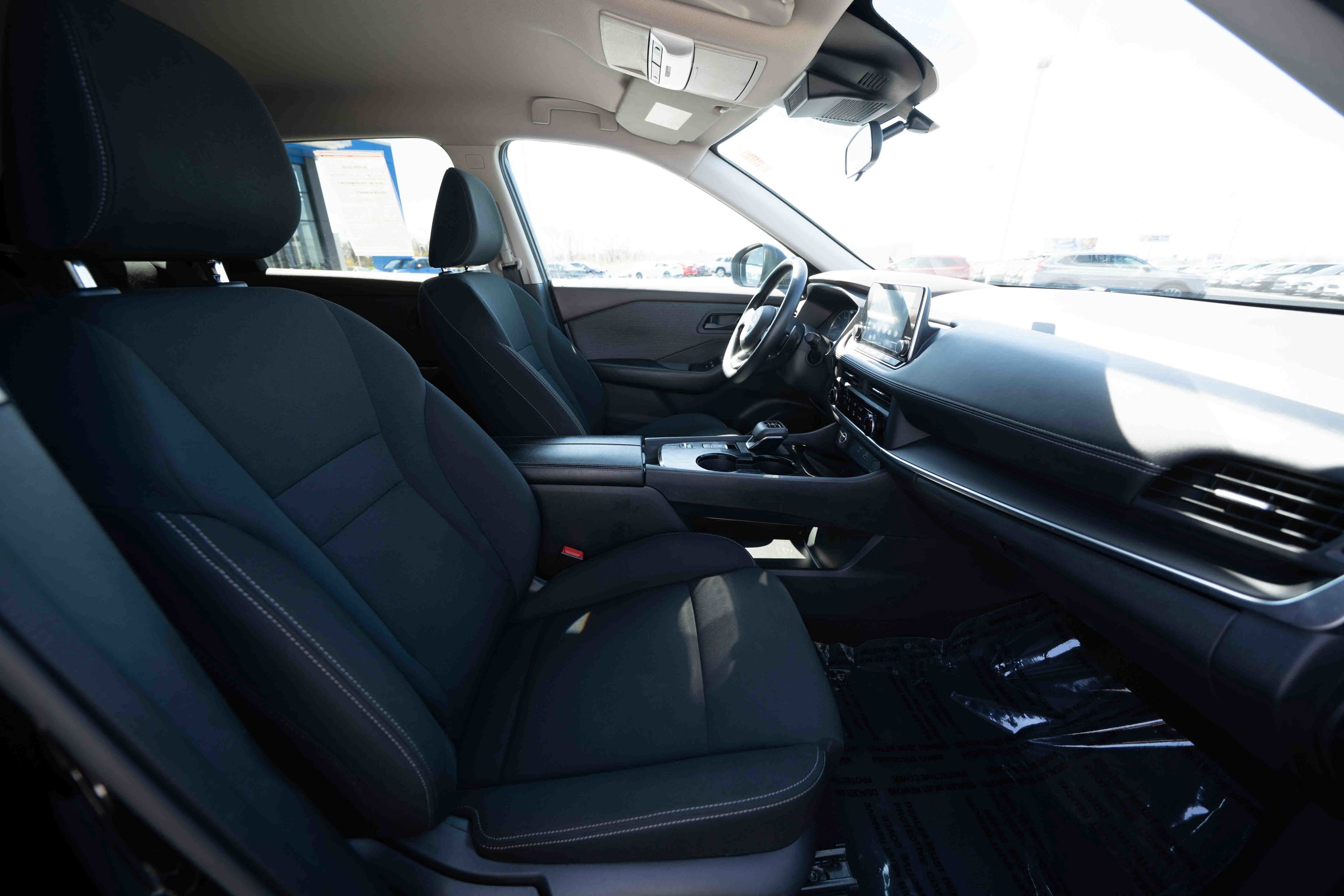 Used 2023 Nissan Rogue S FWD image 27