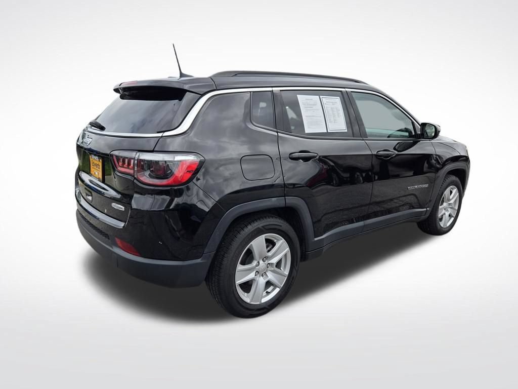 Used 2022 Jeep Compass Latitude w/ Convenience Group FWD image 3